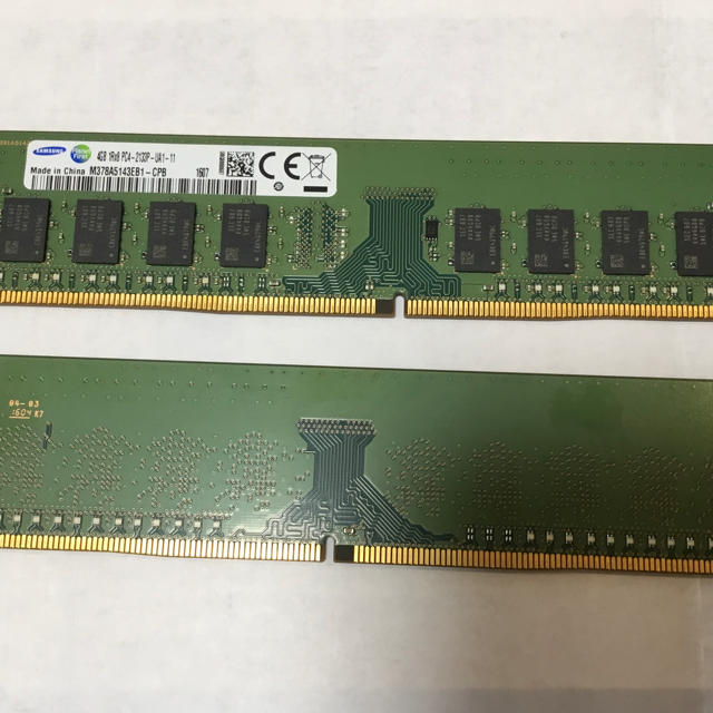 SAMSUNG(サムスン)のDDR4 メモリー 4GB x 2枚 288pin スマホ/家電/カメラのPC/タブレット(PCパーツ)の商品写真