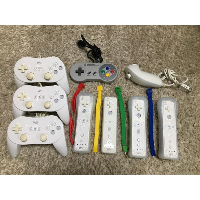 任天堂　ニンテンドーWii  リモコン　コントローラー　ヌンチャク