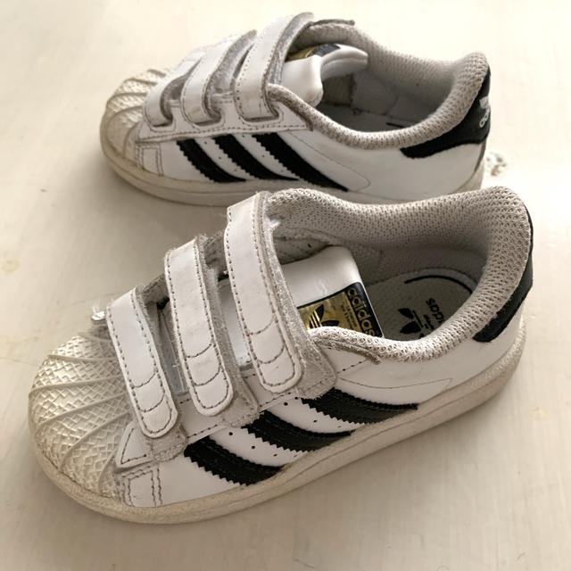 adidas(アディダス)のアディダス スニーカー キッズ キッズ/ベビー/マタニティのベビー靴/シューズ(~14cm)(スニーカー)の商品写真