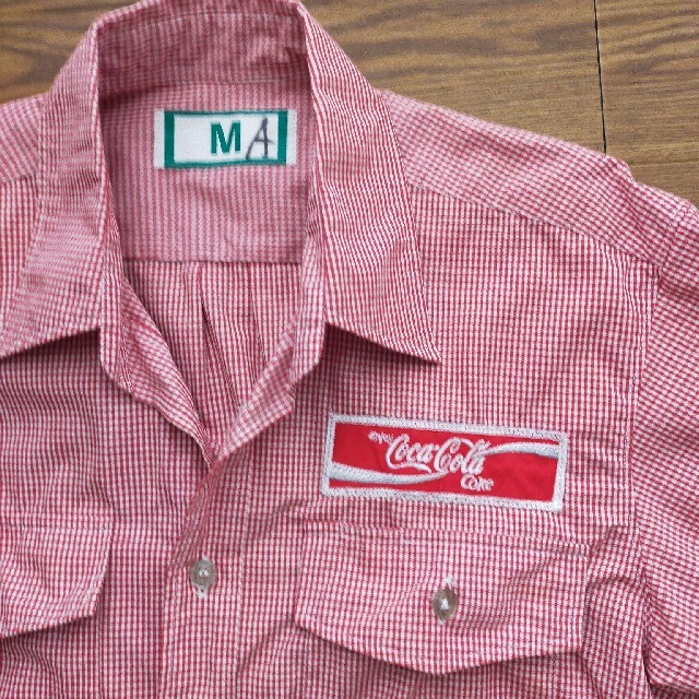 コカ・コーラ(コカコーラ)のコカ・コーラ　ユニフォーム　M メンズのトップス(Tシャツ/カットソー(半袖/袖なし))の商品写真