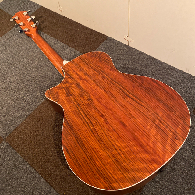 グリーン・ホワイト系 完成品♪ 【最終値下げ 】 Taylor (テイラー