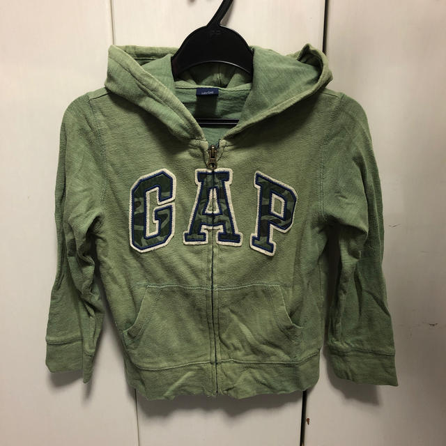 babyGAP(ベビーギャップ)のGAPパーカー キッズ/ベビー/マタニティのキッズ服男の子用(90cm~)(ジャケット/上着)の商品写真