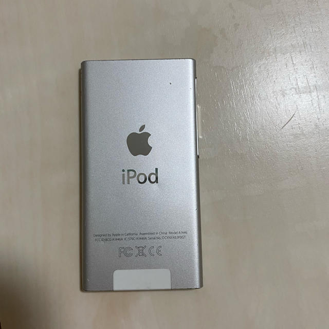 Apple(アップル)のiPod nano 7世代　シルバー スマホ/家電/カメラのオーディオ機器(ポータブルプレーヤー)の商品写真