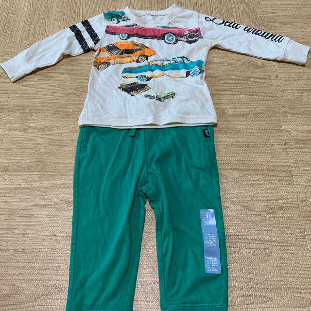 babyGAP(ベビーギャップ)の新品　上下コーデ キッズ/ベビー/マタニティのキッズ服男の子用(90cm~)(Tシャツ/カットソー)の商品写真