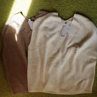 ユニクロ(UNIQLO)のユニクロ　3DコットンコクーンVネックセーター2枚セット(カットソー(半袖/袖なし))