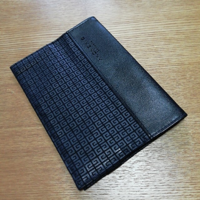 givenchy 英語版 ハードカバー ジバンシー これる様】GIVENCHY ジバンシー ブックカバーの通販 by ekko's