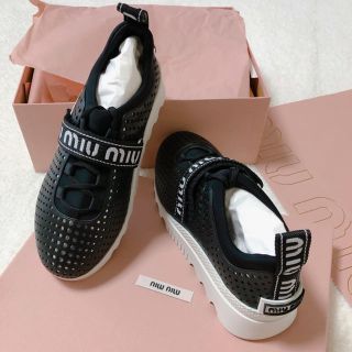 ミュウミュウ(miumiu)のmiumiu スニーカー(スニーカー)