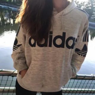 アディダス(adidas)の【O】adidas 美品 トレフォイルパーカー(パーカー)