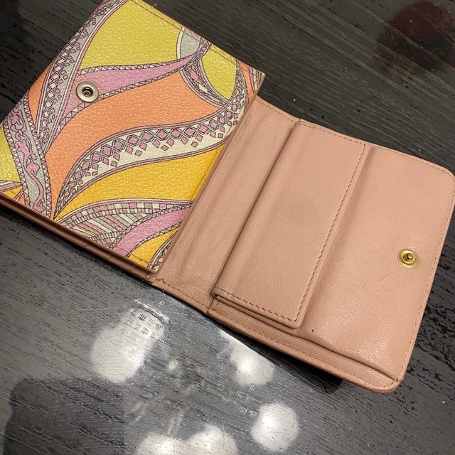 EMILIO PUCCI(エミリオプッチ)のエミリオプッチ　財布　イエローマルチ レディースのファッション小物(財布)の商品写真