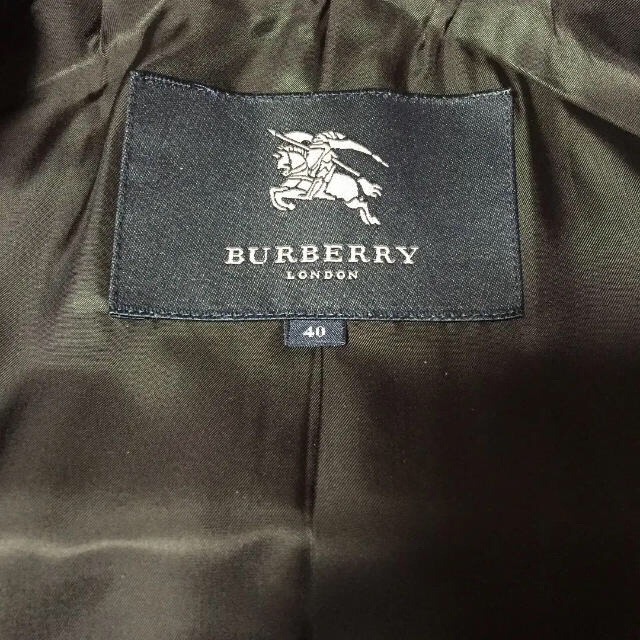 BURBERRY(バーバリー)のバーバリー コート 今週末までお値引き レディースのジャケット/アウター(ピーコート)の商品写真