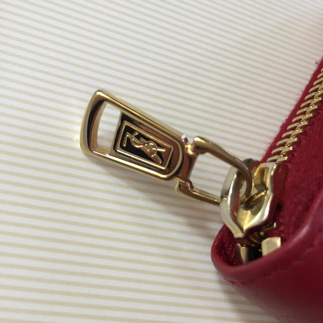 Yves Saint Laurent Beaute(イヴサンローランボーテ)のイヴサンローラン 財布 午前のみ特価 レディースのファッション小物(財布)の商品写真