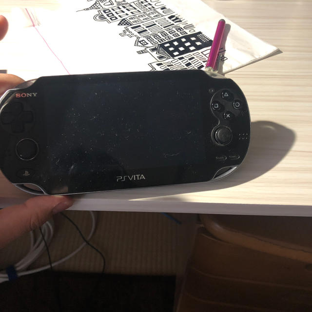 psvita初期型　本体　メモリーカード8GB付き携帯用ゲーム機本体