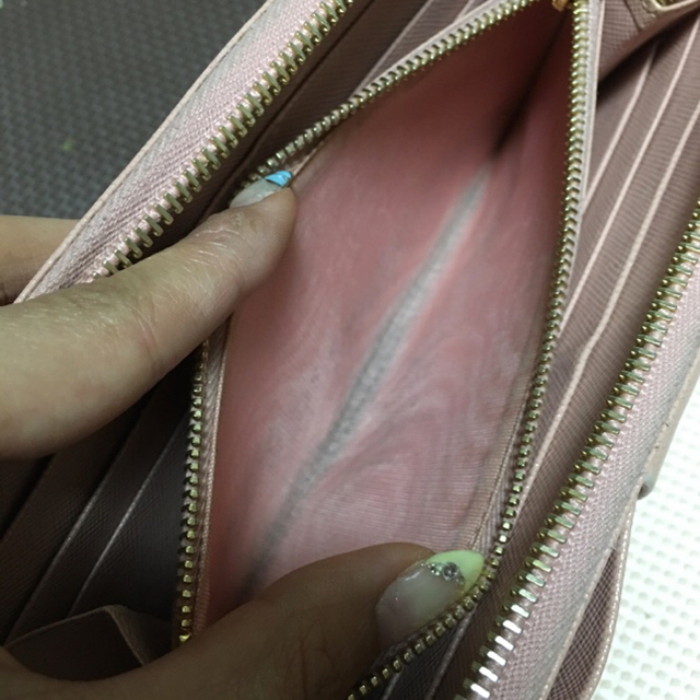 PRADA(プラダ)のPRADA♡リボン長財布♡ピンクベージュ レディースのファッション小物(財布)の商品写真