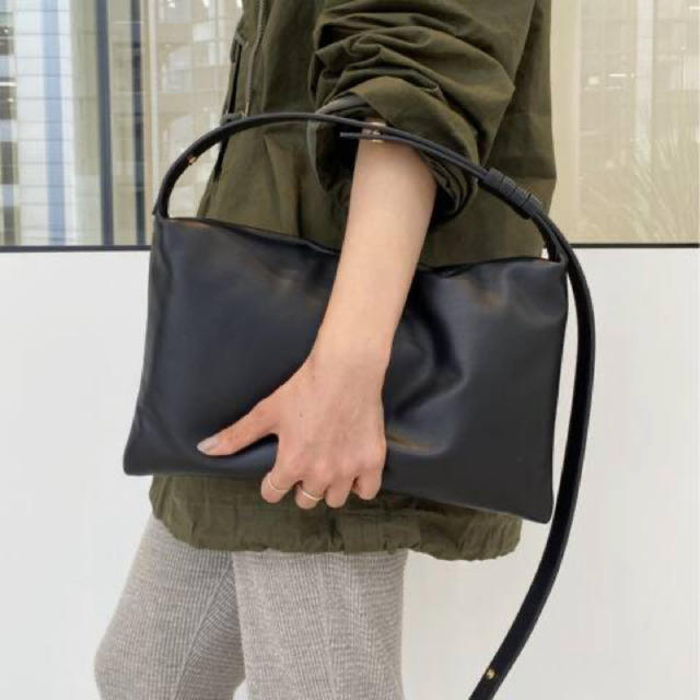 L'Appartement DEUXIEME CLASSE(アパルトモンドゥーズィエムクラス)の＊実物のお写真あり＊ 【SIMON MILLER】MEDIUM BAG レディースのバッグ(ハンドバッグ)の商品写真