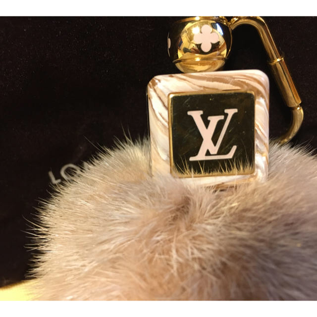 LOUIS VUITTON(ルイヴィトン)のルイヴィトン　ミンク  チャーム❤️bijou様 レディースのアクセサリー(チャーム)の商品写真