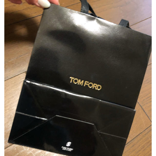 TOM FORD(トムフォード)の TOM FORD 紙袋　黒　 レディースのバッグ(ショップ袋)の商品写真