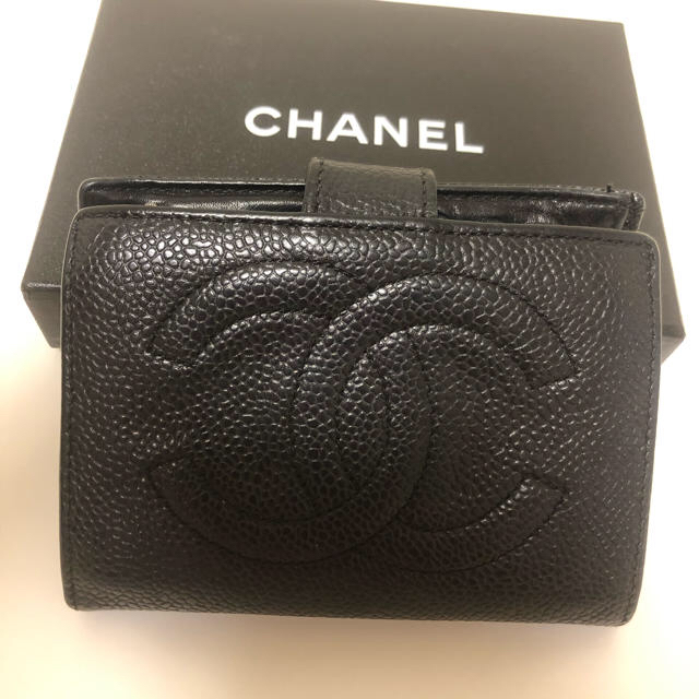 CHANEL(シャネル)のCHANEL キャビアスキン　二つ折財布　ブラック レディースのファッション小物(財布)の商品写真