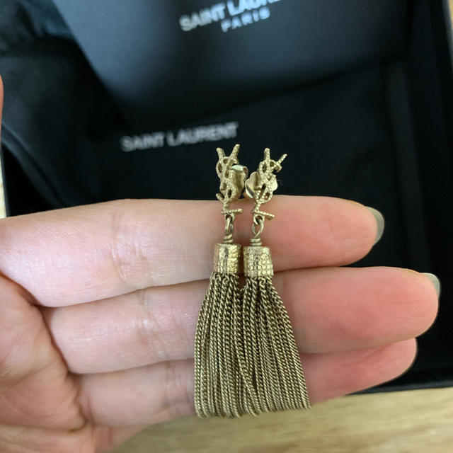 Saint Laurent(サンローラン)のサンローランピアス　出品残り１日 レディースのアクセサリー(ピアス)の商品写真