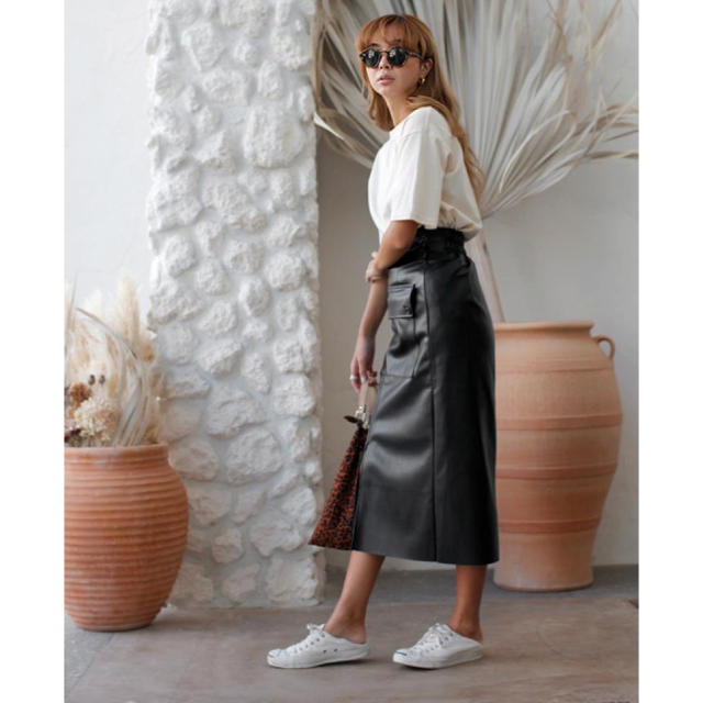 room306 CONTEMPORARY(ルームサンマルロクコンテンポラリー)のroom306♡leather pencil skirt レディースのスカート(ロングスカート)の商品写真