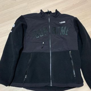 シュプリーム(Supreme)のSupreme TNF Arc Logo Denali Fleece 黒　XL(その他)