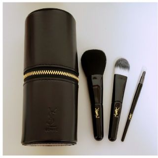 イヴサンローランボーテ(Yves Saint Laurent Beaute)の★新品★イブサンローラン★ブラシ(コフレ/メイクアップセット)