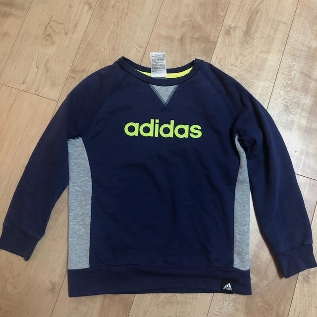 adidas(アディダス)のadidas男の子トレーナー キッズ/ベビー/マタニティのキッズ服男の子用(90cm~)(Tシャツ/カットソー)の商品写真