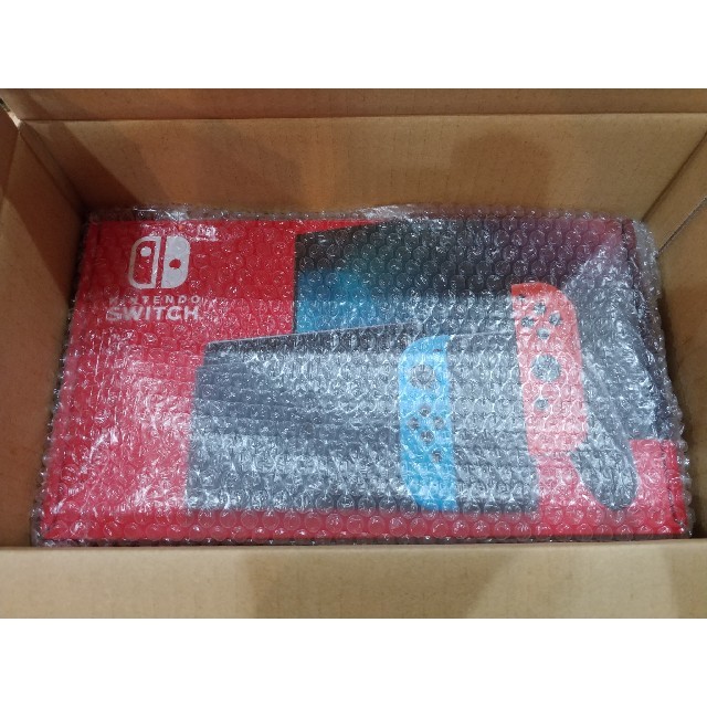 Nintendo Switch(ニンテンドースイッチ)のNintendo Switch  ネオン本体　新品同様品 エンタメ/ホビーのゲームソフト/ゲーム機本体(家庭用ゲーム機本体)の商品写真