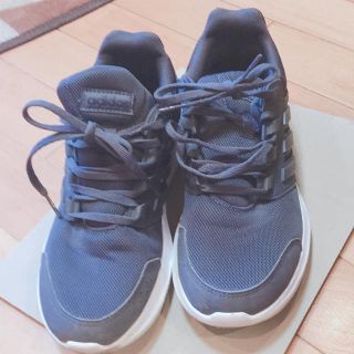 アディダス(adidas)のadidasスニーカー(スニーカー)