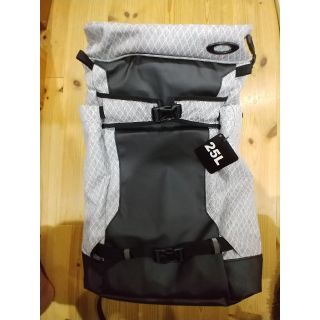 オークリー(Oakley)の：OAKLEY(オークリー)●Essential Box Pack M 4.0(バッグパック/リュック)