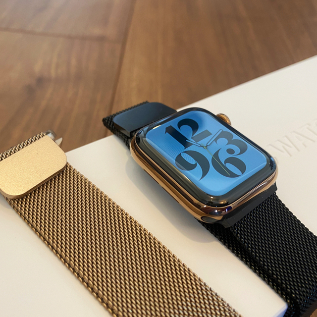 Apple Watch 4（GPS+セルラー）40mm ゴールドステンレスアップルウォッチ