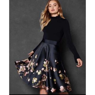 テッドベイカー(TED BAKER)の❤️ ★【2020秋新作】Ted Baker 花柄　新品  ワンピース (ひざ丈ワンピース)