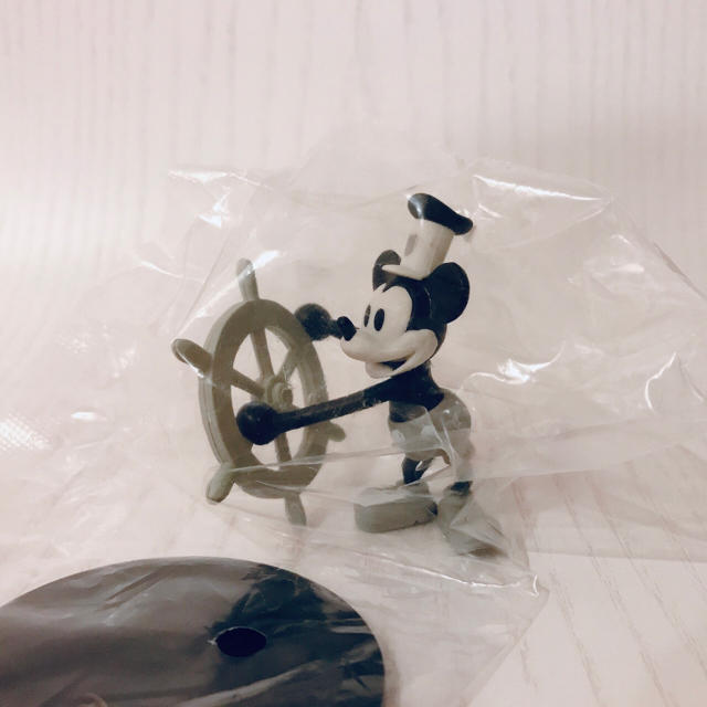 Disney(ディズニー)のヒストリーコレクション 90周年記念 蒸気船ウィリー（新品未使用） エンタメ/ホビーのおもちゃ/ぬいぐるみ(キャラクターグッズ)の商品写真