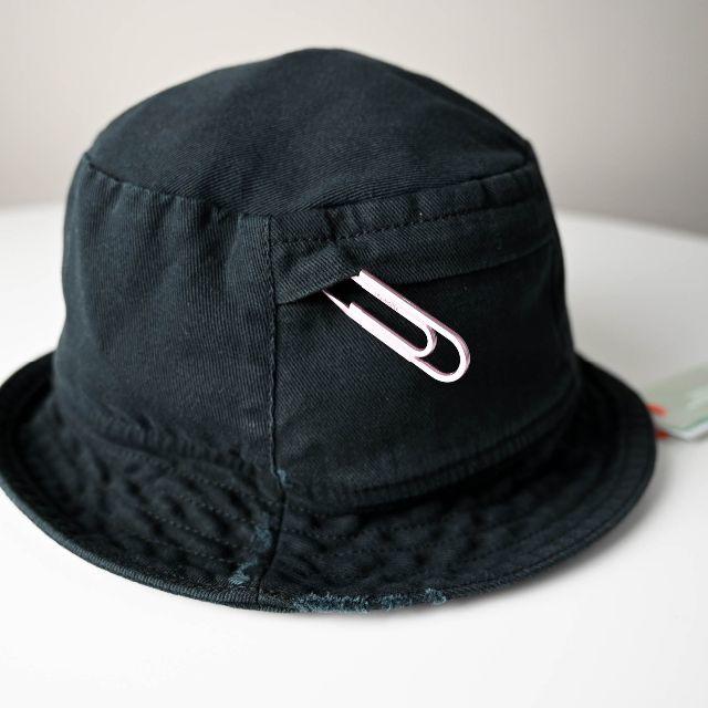 OFF-WHITE(オフホワイト)の新品 OFF-WHITE BUCKET HAT/BLACK FUCHSIA 黒 メンズの帽子(ハット)の商品写真