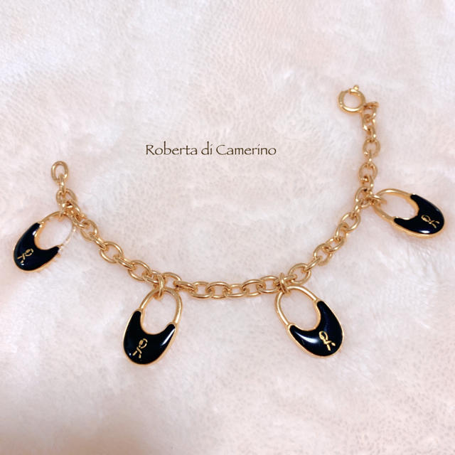 ROBERTA DI CAMERINO(ロベルタディカメリーノ)の【Roberta di Camerino】ITALY チャームブレスレット　美品 レディースのアクセサリー(ブレスレット/バングル)の商品写真