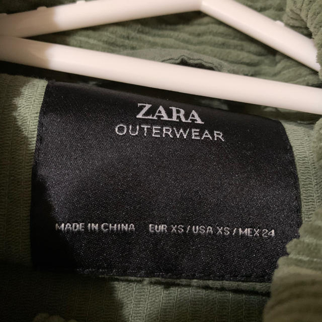 ZARA(ザラ)のZARA コーデュロイジャケット レディースのジャケット/アウター(ミリタリージャケット)の商品写真