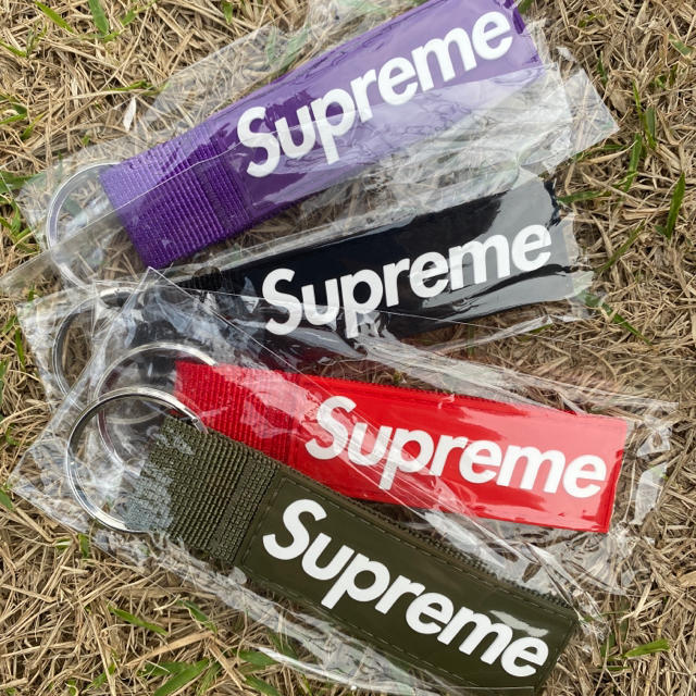 Supreme(シュプリーム)のSupreme Webbing Keychain キーチェーン キーホルダー メンズのファッション小物(キーホルダー)の商品写真