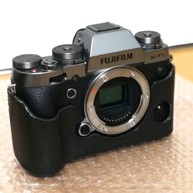 富士フイルム(フジフイルム)のfujifilm X-T1 Graphite Silver Edition スマホ/家電/カメラのカメラ(ミラーレス一眼)の商品写真