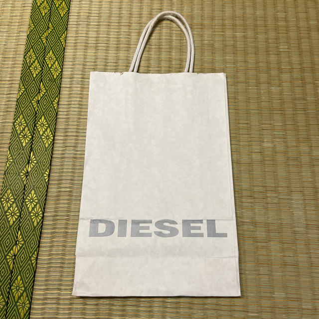 DIESEL(ディーゼル)のDIESEL紙袋 レディースのバッグ(ショップ袋)の商品写真