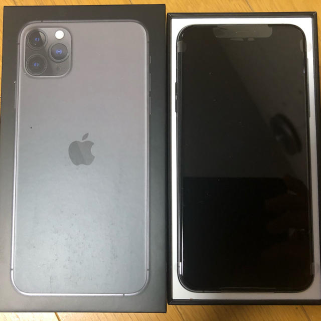 iPhone(アイフォーン)の🖤iPhone11Pro Max 256GB❤️新品❤️docomo 🖤 スマホ/家電/カメラのスマートフォン/携帯電話(スマートフォン本体)の商品写真