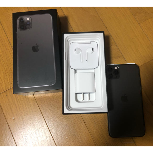 iPhone(アイフォーン)の🖤iPhone11Pro Max 256GB❤️新品❤️docomo 🖤 スマホ/家電/カメラのスマートフォン/携帯電話(スマートフォン本体)の商品写真