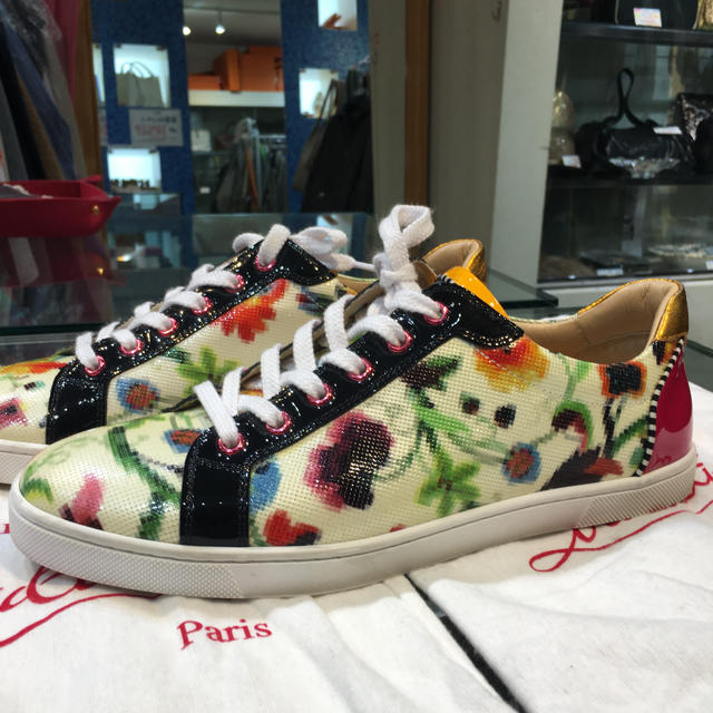 Christian Louboutin(クリスチャンルブタン)のきらひめけだま様専用！ルブタン  スニーカー　40.5 25.5㎝ レディースの靴/シューズ(スニーカー)の商品写真