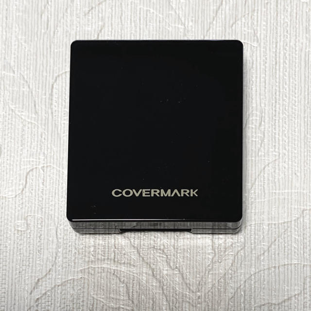 COVERMARK(カバーマーク)の　カバーマーク　アイカラーデュオ01 コスメ/美容のベースメイク/化粧品(アイシャドウ)の商品写真