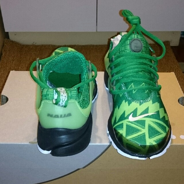 NIKE(ナイキ)の海外限定 XS NIKE AIR PRESTO NIGERIA "NAIJA" レディースの靴/シューズ(スニーカー)の商品写真