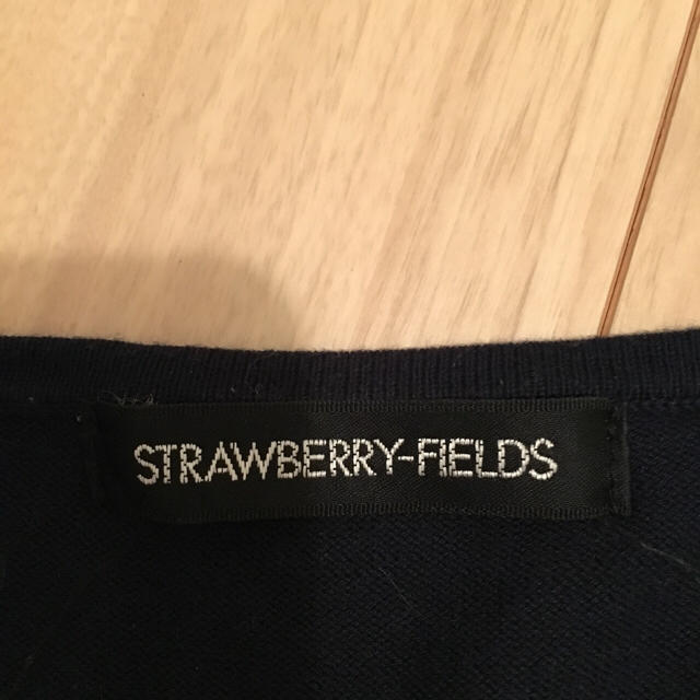 STRAWBERRY-FIELDS(ストロベリーフィールズ)の紺カーディガン レディースのトップス(カーディガン)の商品写真