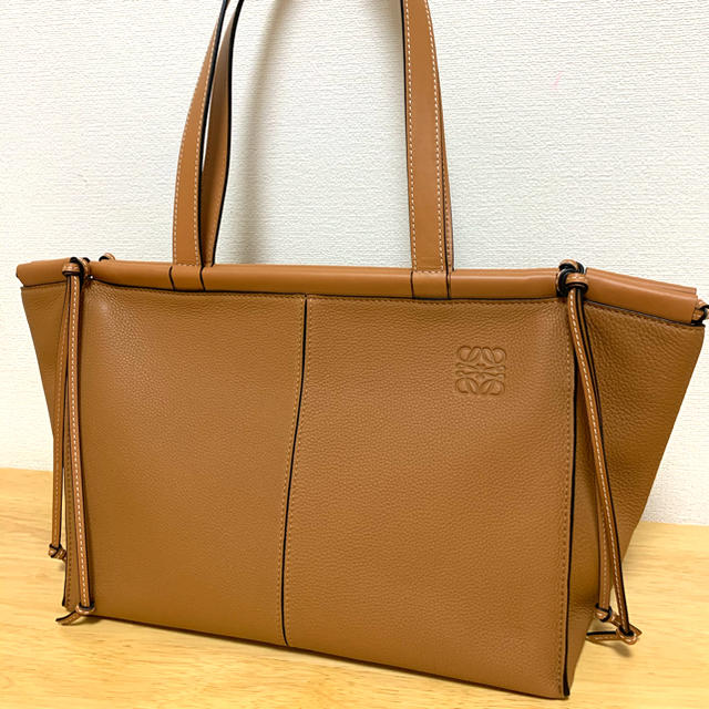 LOEWE(ロエベ)の坂下様専用　ロエベ クッショントート レディースのバッグ(トートバッグ)の商品写真