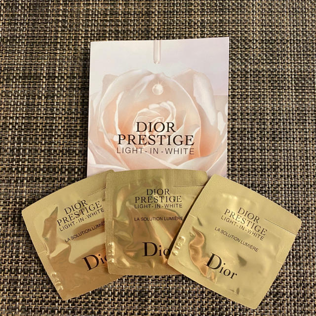 Dior(ディオール)のDIOR PRESTIGE LIGHT IN WHITE 試供品 コスメ/美容のキット/セット(サンプル/トライアルキット)の商品写真