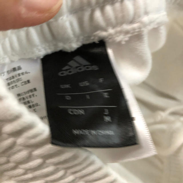 adidas(アディダス)のアディダスハーフパンツ白 メンズのパンツ(ショートパンツ)の商品写真