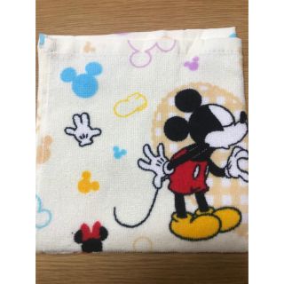 ディズニー(Disney)の新品　ミッキーハンドタオル(タオル/バス用品)