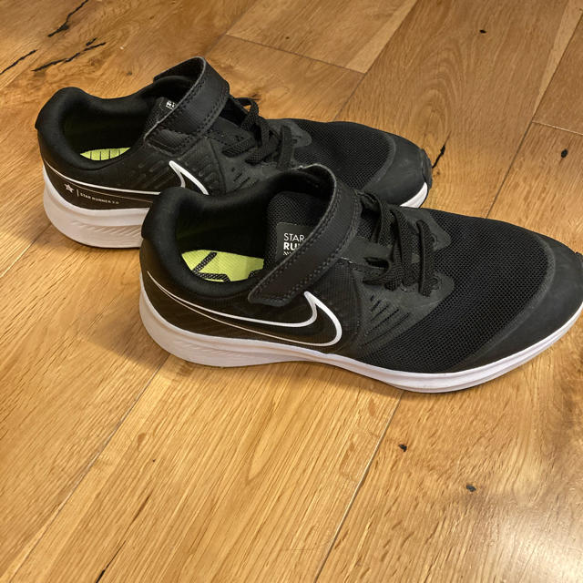 NIKE(ナイキ)のNIKE ナイキ STAR RUNNER 2 21.5 キッズ/ベビー/マタニティのキッズ靴/シューズ(15cm~)(スニーカー)の商品写真