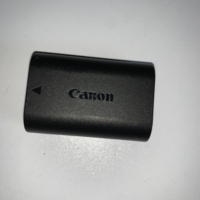 Canon(キヤノン)のキャノン　LP-E6 スマホ/家電/カメラのスマートフォン/携帯電話(バッテリー/充電器)の商品写真